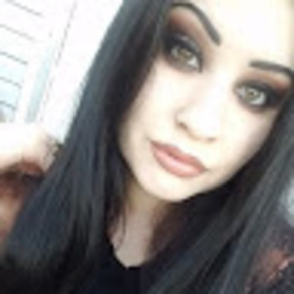 Meet your Posher, Kayla - Picture 1 of 1